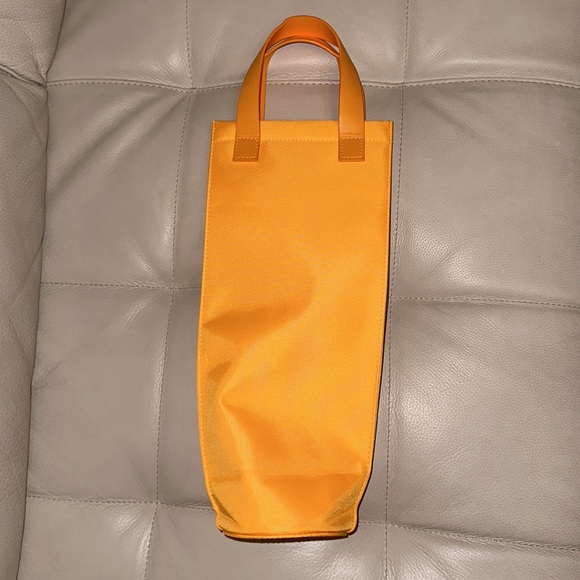 Veuve Clicquot Champagne Brut Bag - Picture 6 of 10